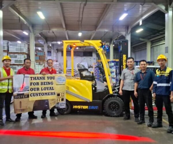 Galeri Dunia Forklift Indonesia (11) Galeri Dunia Forklift Indonesia (11)