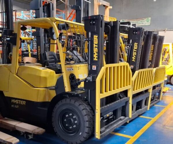Galeri Dunia Forklift Indonesia (24) Galeri Dunia Forklift Indonesia (24)