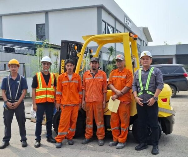 Galeri Dunia Forklift Indonesia (27) Galeri Dunia Forklift Indonesia (27)