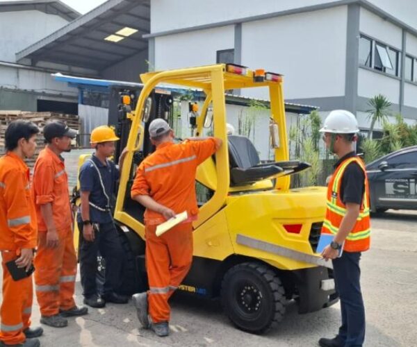 Galeri Dunia Forklift Indonesia (28) Galeri Dunia Forklift Indonesia (28)